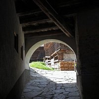 Sottopassaggio della casa