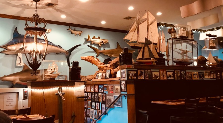 Chuck's Seafood Restaurant