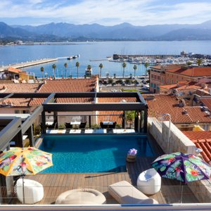 PISCINE SUR LE TOIT