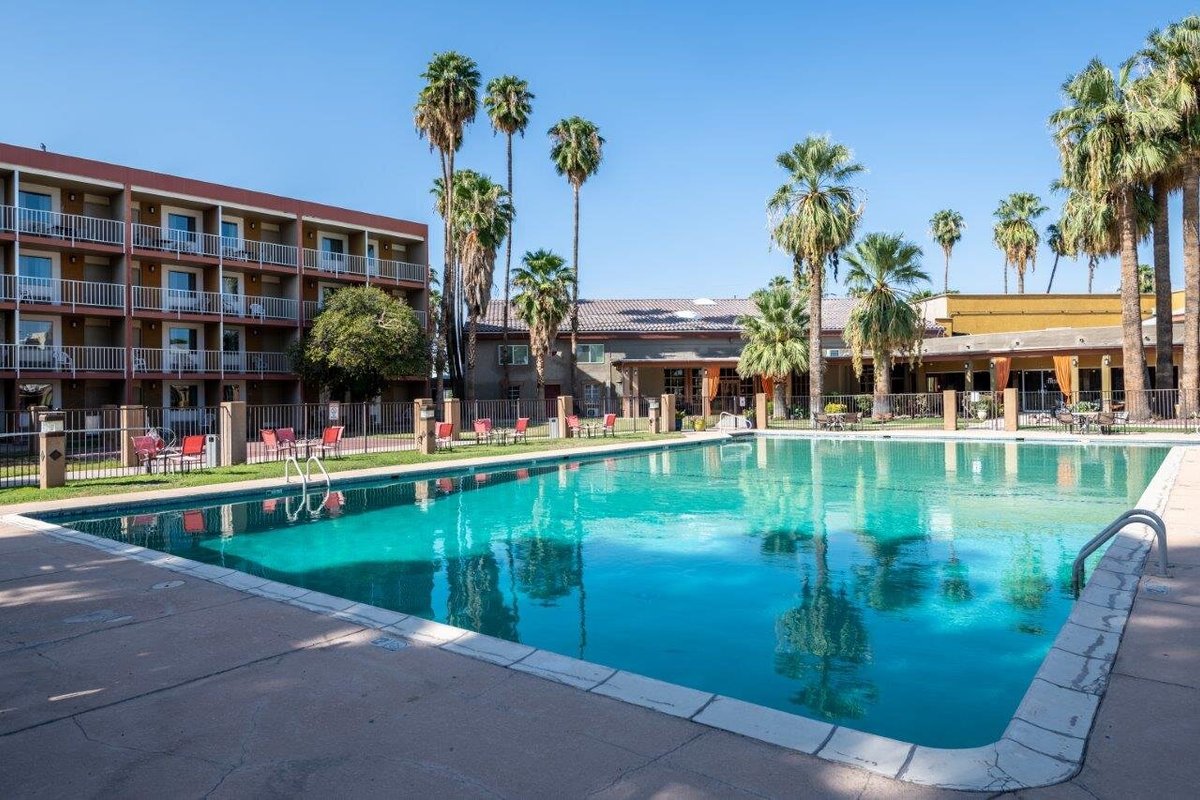 Hotel Tucson City Center Pool Pictures & Reviews - Tripadvisor