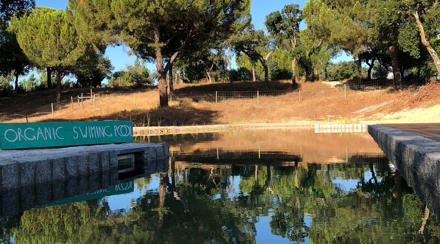Piscina Biológica, Casa Hobbit e Wonderland Yurt