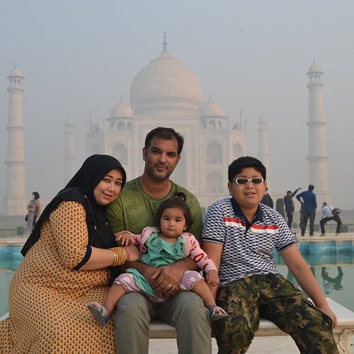 Family of sex in Agra