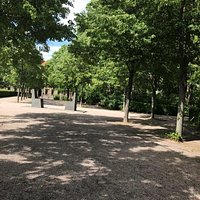 Hafis-Goethe-Denkmal pomník Beethovenplatz námestie