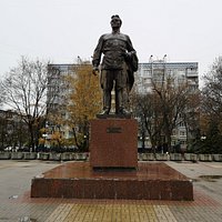 Памятник Кирову