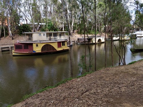 Echuca Llewellyn53 review images