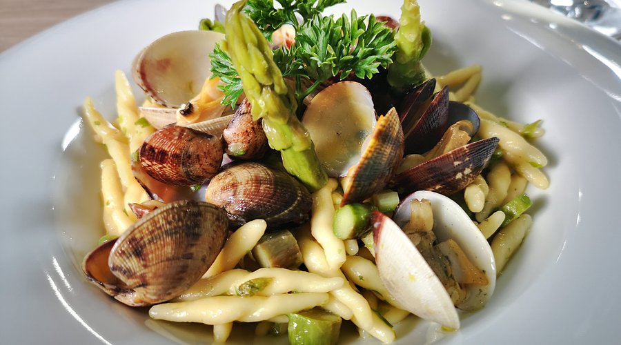 Trofie con asparagi e vongole 😋