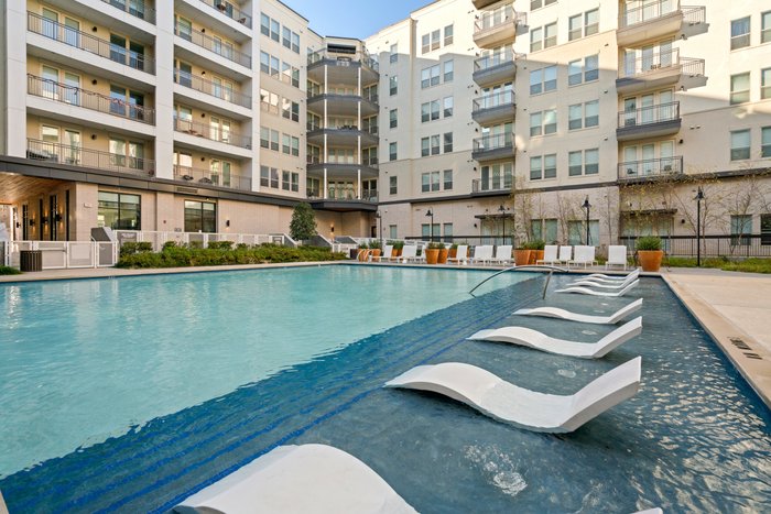 Kasa Arlington Dallas Pool: Pictures & Reviews - Tripadvisor