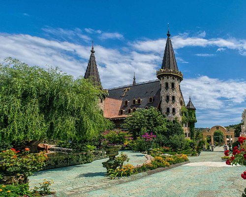 Castle_Ravadinovo