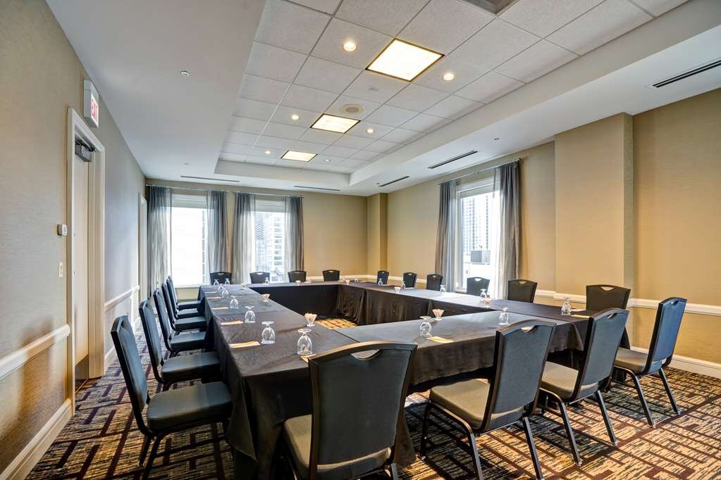 Hotel photo 40 of Hilton Garden Inn Chicago Downtown/Magnificent Mile.