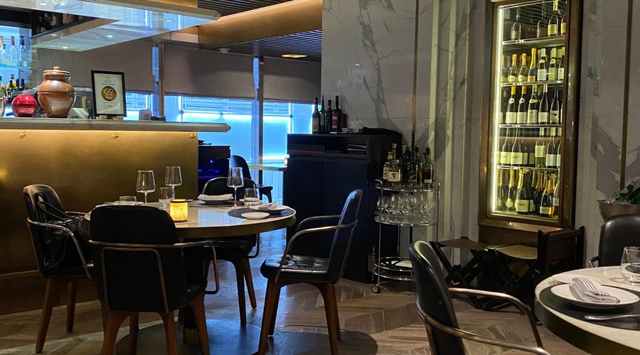 Beefbar image 3 - Full view