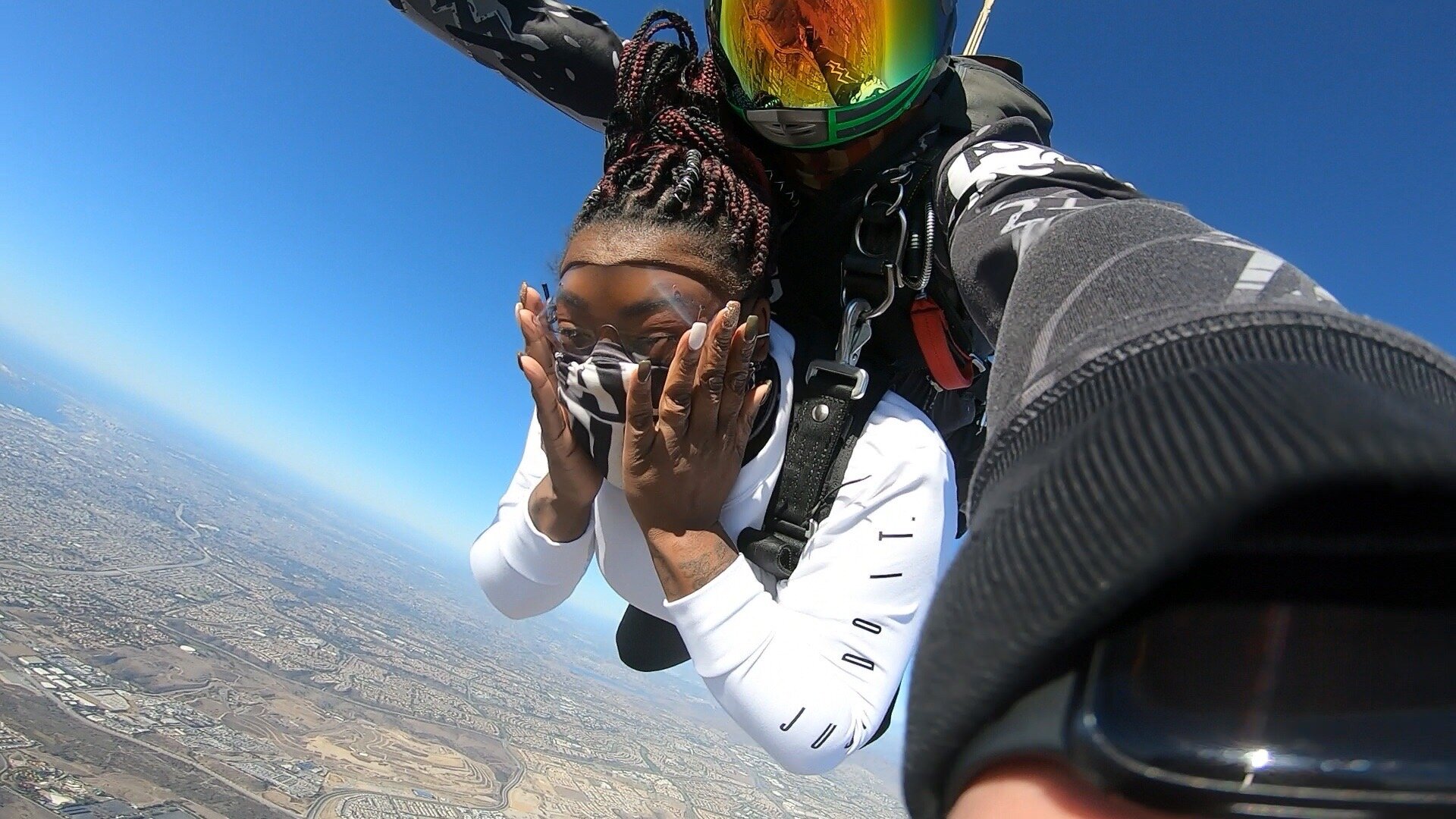 Tips On Dressing For Success For Your First Skydive - Western New York  Skydiving