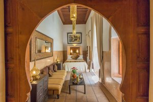 Room & Suite