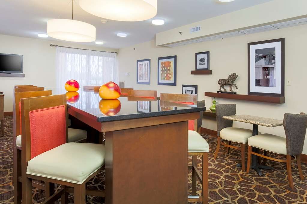 Hotel photo 28 of Hampton Inn Laredo.