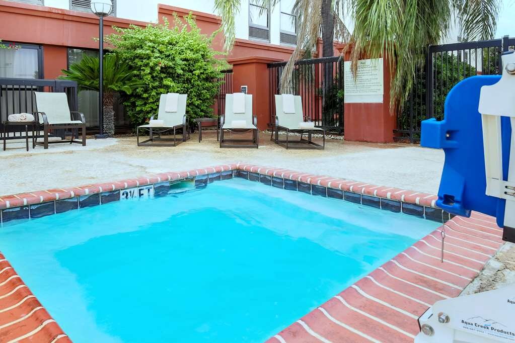 Hotel photo 8 of Hampton Inn Laredo.