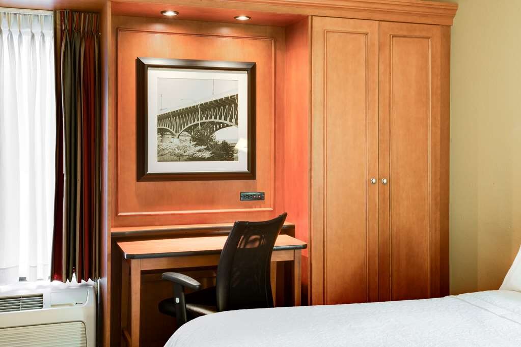 Hotel photo 36 of Hampton Inn Pittsburgh / Greentree.