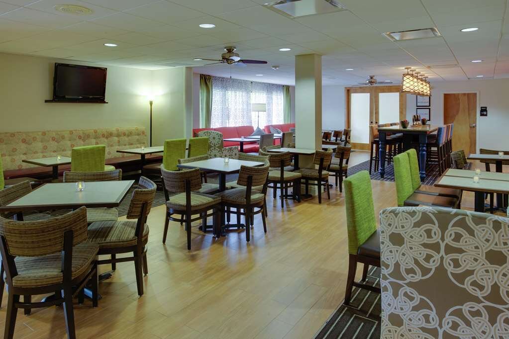 Hotel photo 15 of Hampton Inn Pittsburgh / Greentree.