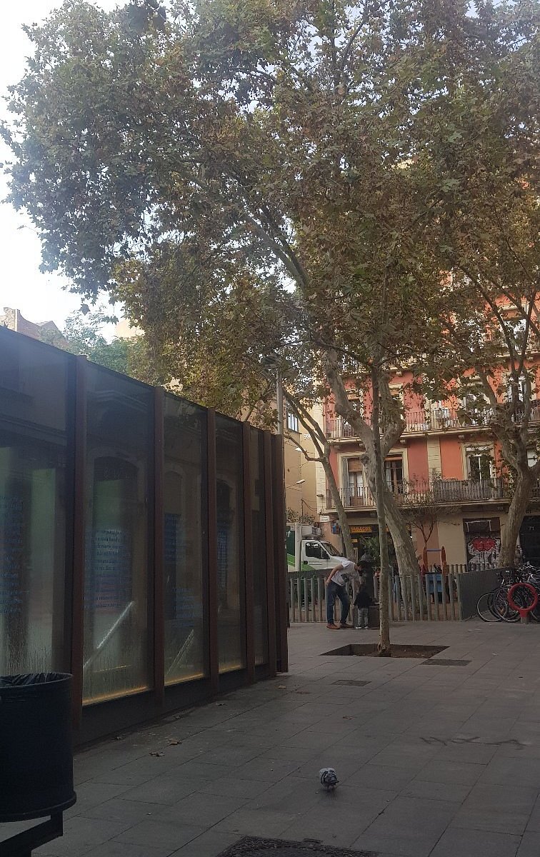 La Plaça del Diamant in Barcelona - Squares in Spain