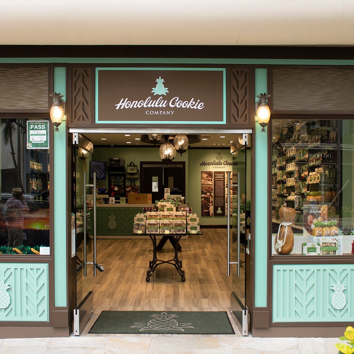 Shopping itineraries in Honolulu Cookie Company Hilton Hawaiian Village in  August (updated in 2023) - Trip.com