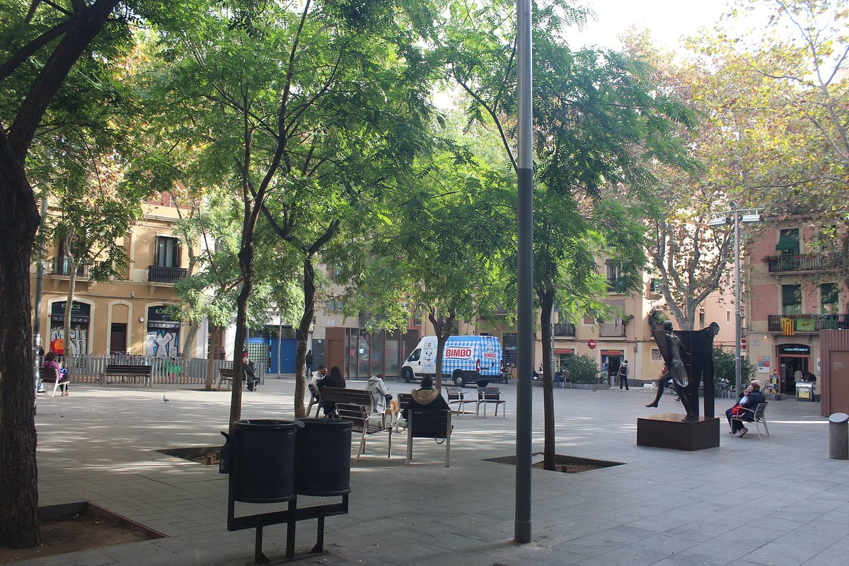 La Plaça del Diamant in Barcelona - Squares in Spain