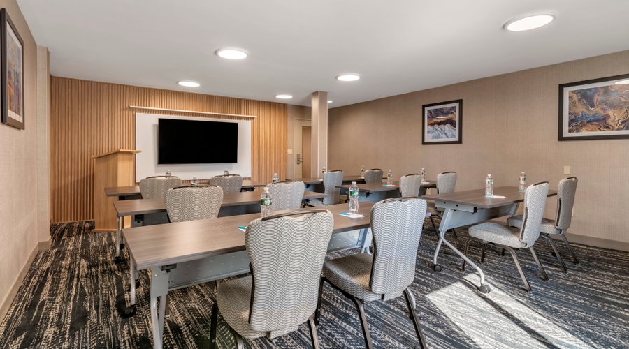 Classroom style meeting room