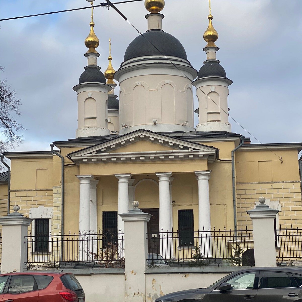 Храм введения пресвятой у салтыкова моста