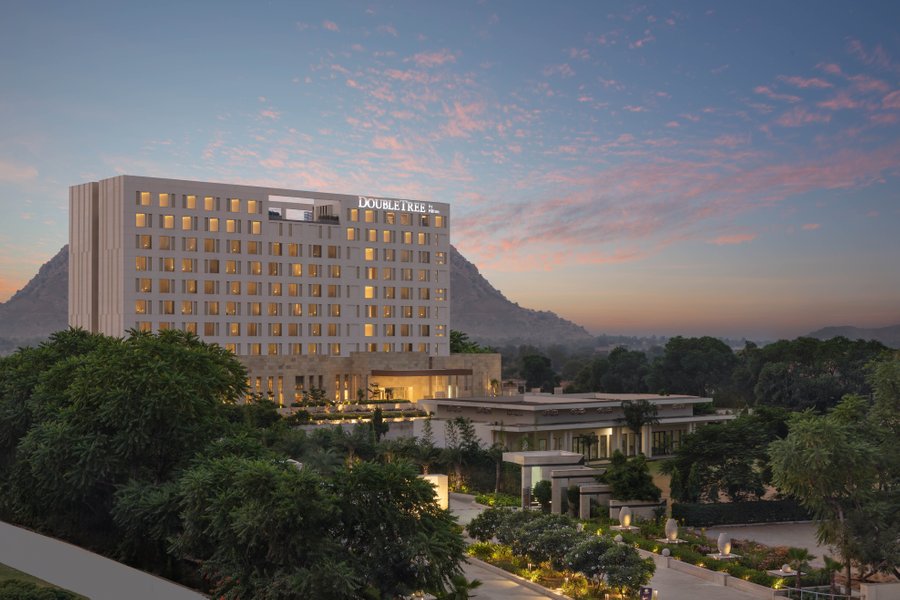 DOUBLETREE BY HILTON JAIPUR AMER (Kookas) - Hotel Reviews, Photos, Rate ...