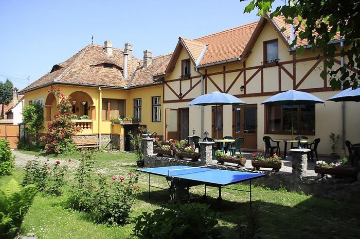 PENSIUNEA BENDORFEANU - Prices & Pension Reviews (Rasinari, Romania)