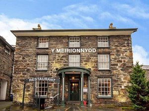 Y Meirionnydd in Dolgellau, image may contain: Hotel, Inn, Door, Factory