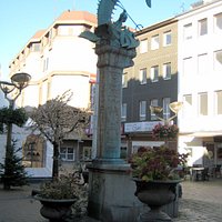 Triton-Brunnen in Duisburg auf der Münz - Straße...