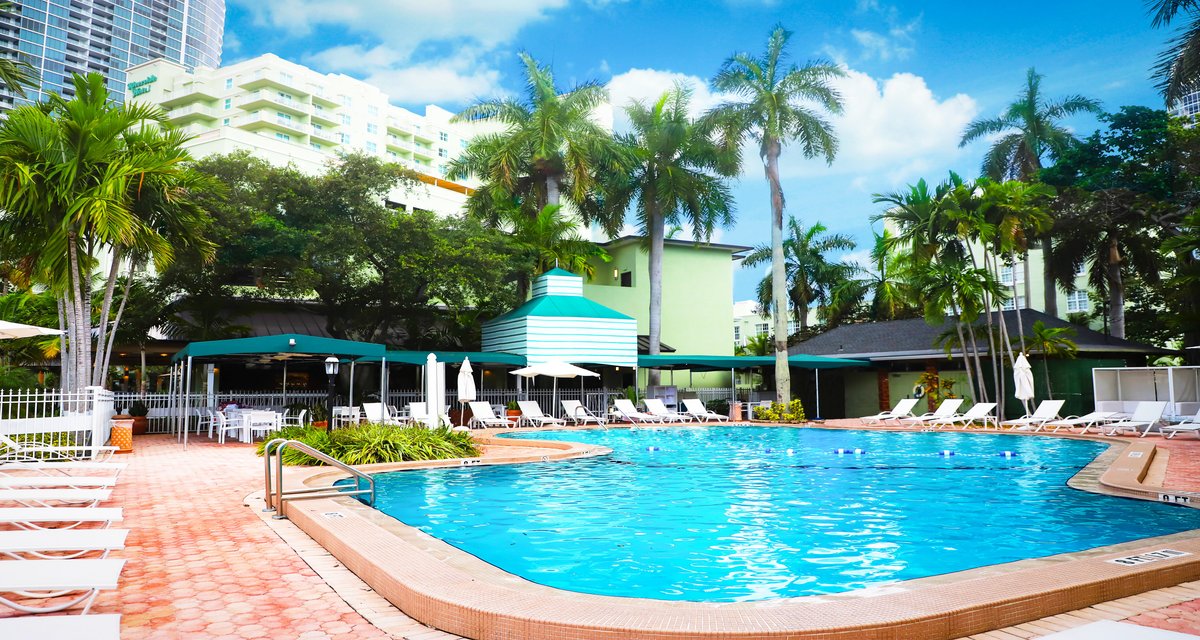 Riverside Hotel Pool: Pictures & Reviews - Tripadvisor