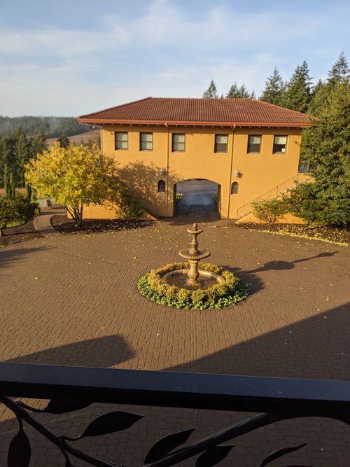 BLACK WALNUT INN & VINEYARD - Prices & Reviews (Dundee, OR)