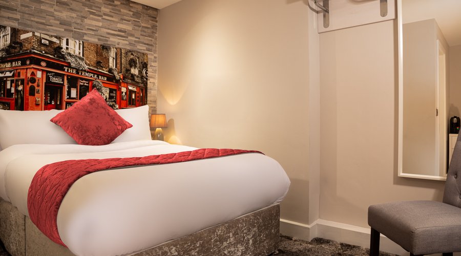 Double Room 
