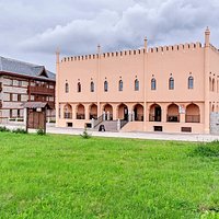Конгресс Холл в котором находится ресторан Оазис