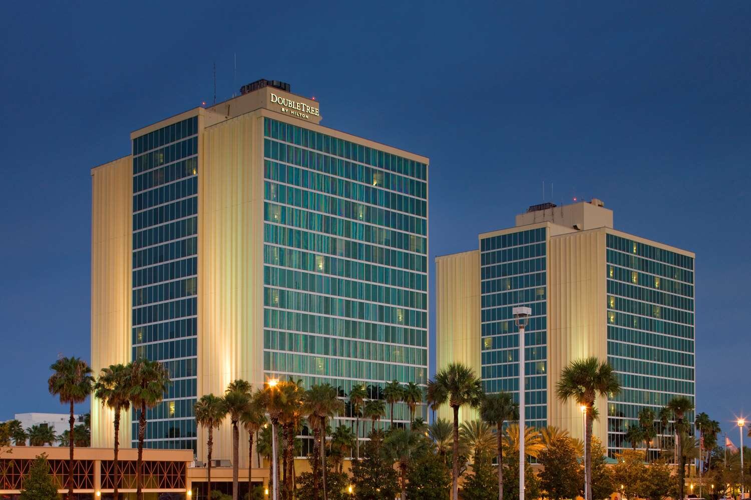 DOUBLETREE BY HILTON AT THE ENTRANCE TO UNIVERSAL ORLANDO Updated   Exterior 