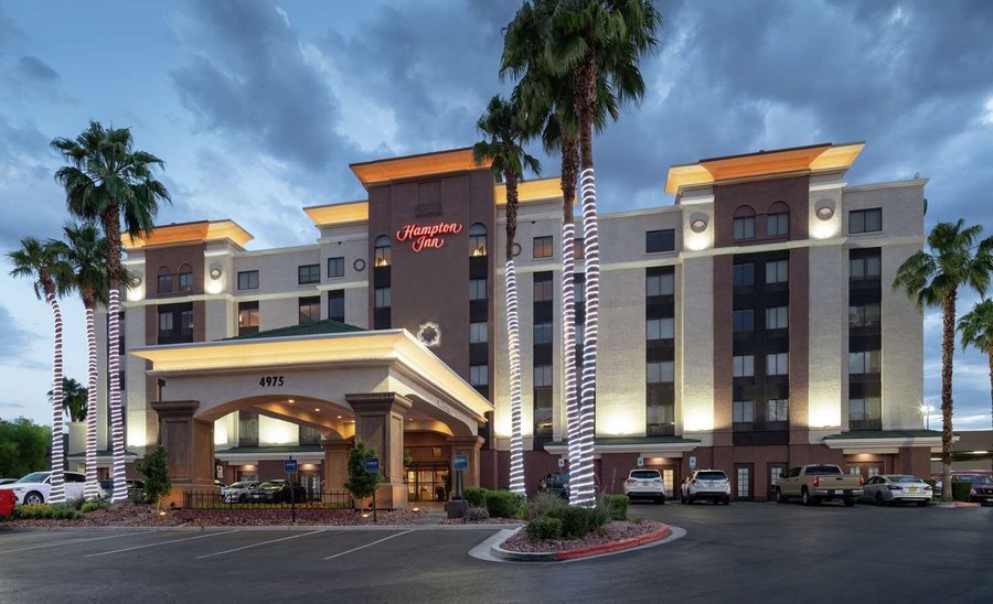 hampton inn tropicana las vegas hotel