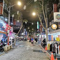 A popular shopping street just in front of Zhongli (中壢) Railway Station.