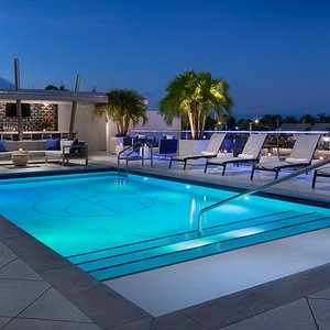 H2o Suites Rooftop pool deck & Bar