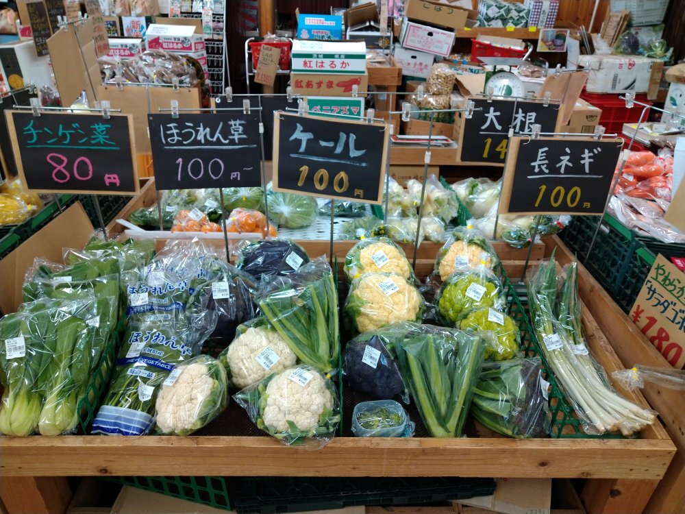 さくら市氏家地区農産物直売組合 菜っ葉館 : 木製什器・木製陳列