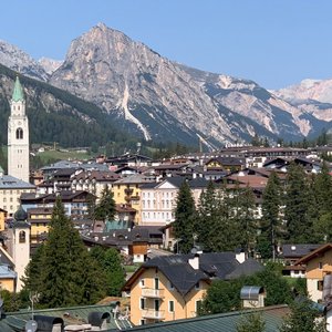 Cortina ed il suo campanile visti dal nostro hotel!