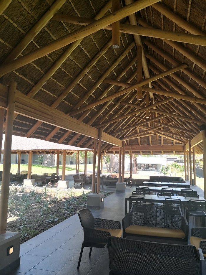 Dining area and lounges