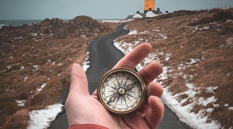 Named in a Van Morrison song, painted by playwright Brendan Behan, and the tallest onshore lighthouse on the island of Ireland – St John’s Point is certainly a shining star in County Down! 🌟 #FillYourHeartWithIreland  📍 St John's Point Lighthouse, County Down  📸  instagram.com/ihaveadarksoul/