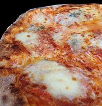 Pizza Quattro formaggi Neapolitan style