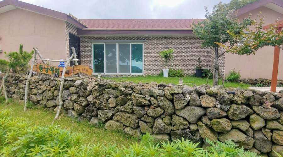 HANDHOME GUESTHOUSE - Prices & Hostel Reviews (Jeju, South Korea) HANDHOME GUESTHOUSE - Prices &  Hostel Reviews (Jeju, South Korea)