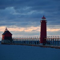 Grand Haven Lighthouse and Pier - All You Need to Know BEFORE You Go