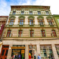 Albina Bank building, built in 1800