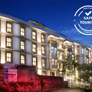 Safe Tourism Certified Hotel DeCamondo