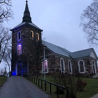 Een mooi zicht met het pad naar de ingang