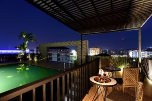 De Chai Oriental Nimman in Chiang Mai, image may contain: Balcony, Building, Architecture