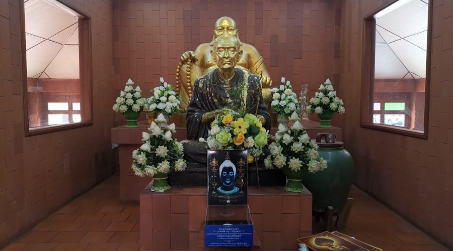 วัดผาสุกมณีจักร