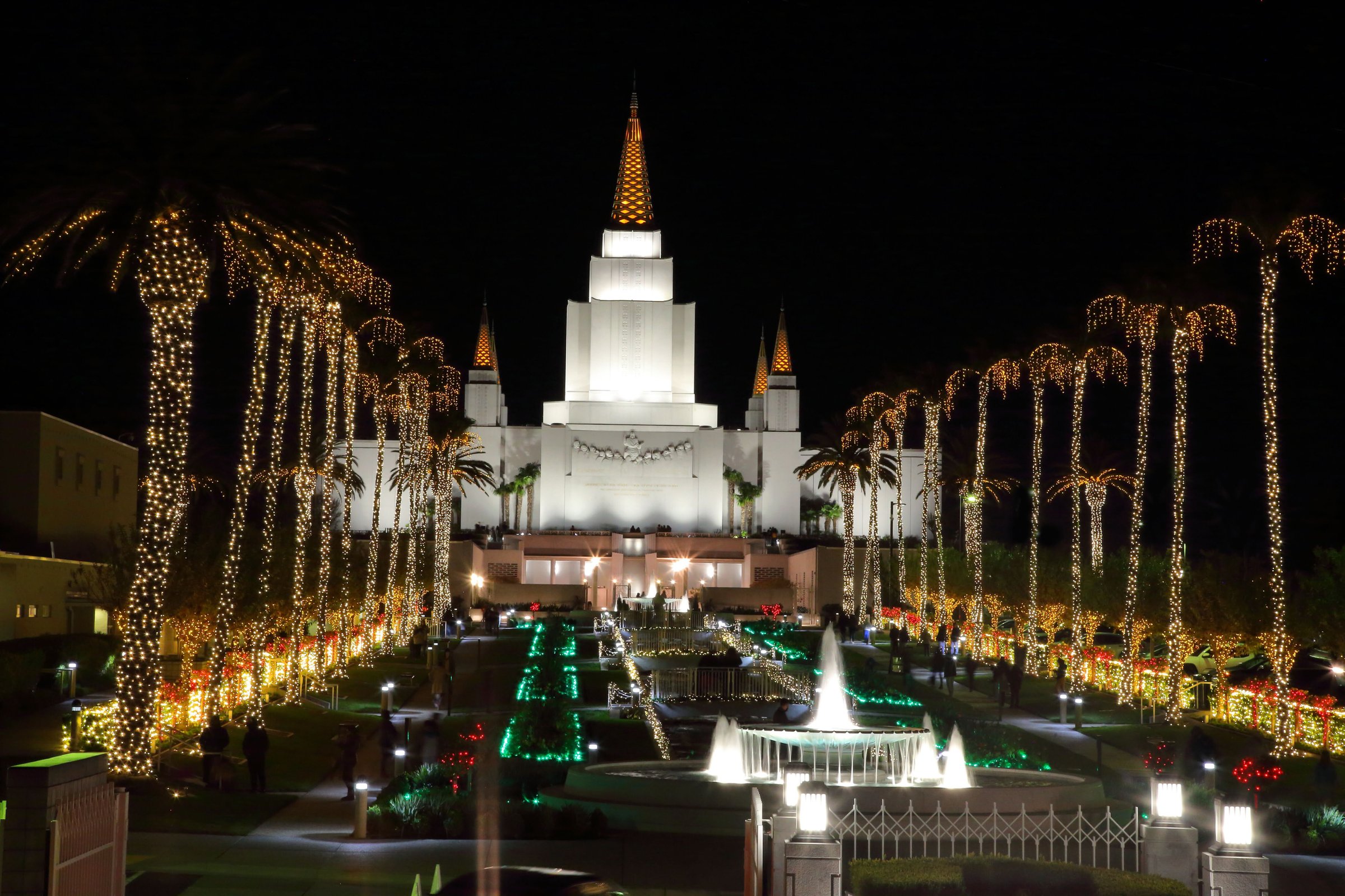 Oakland California Temple & Visitors' Center